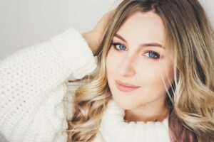 Sposoby na odżywienie skóry: jakie kosmetyki stosować dla pięknej cery